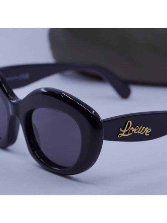Loewe LW40153I 01A Cat Eye Sunglasses – Shiny Black\\Smoke display picture 1